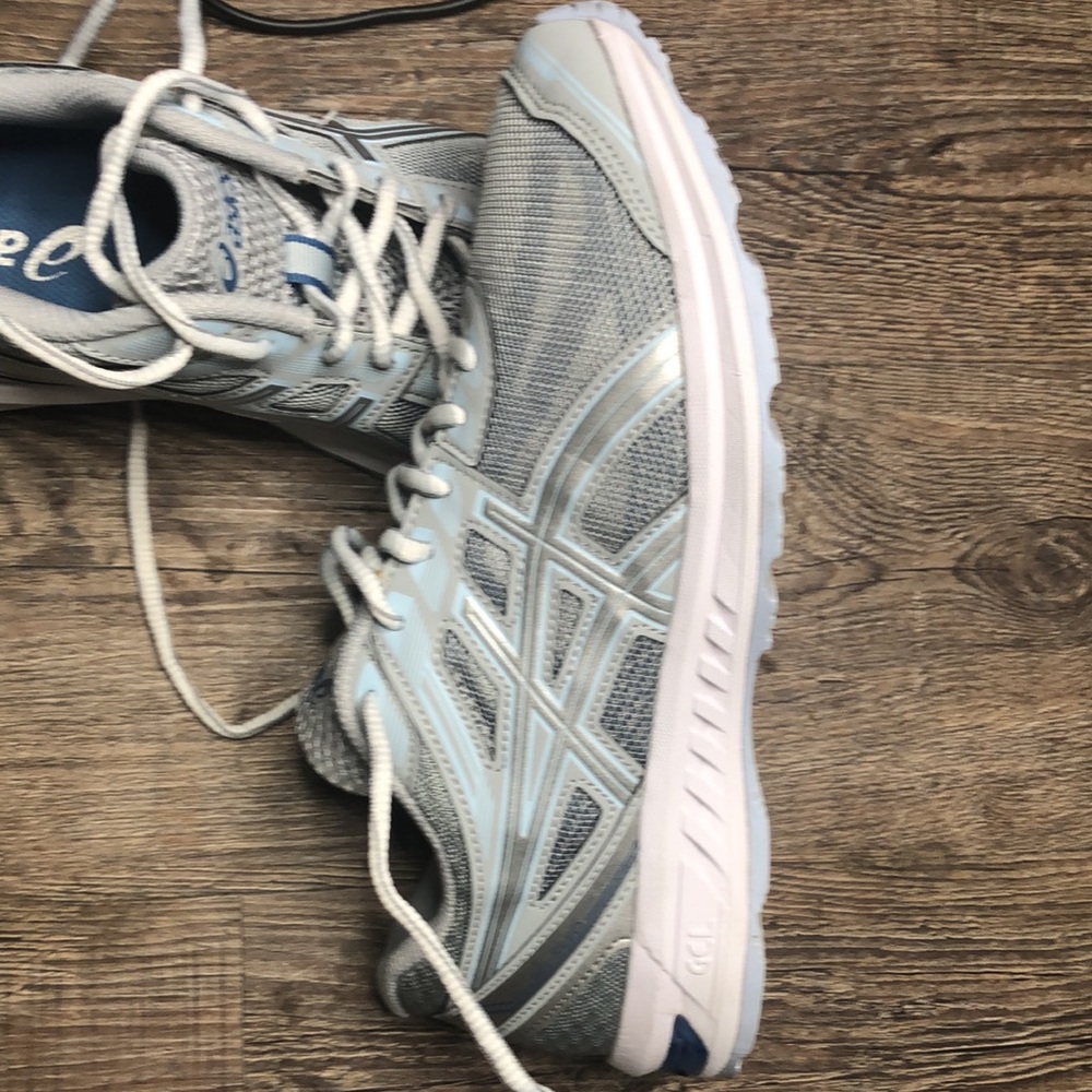 ASICS - Picture 7 of 7